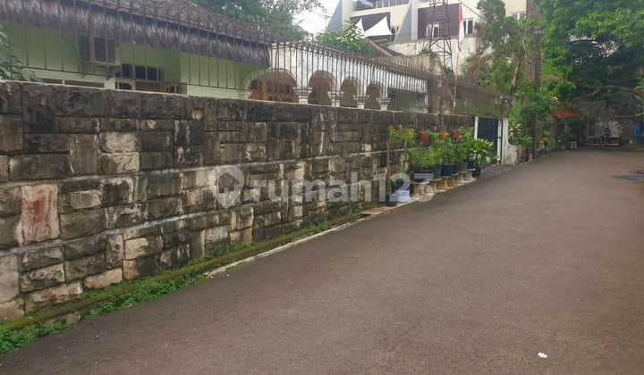 Dijual Tanah Bonus Bangunan Dalam Komplek.