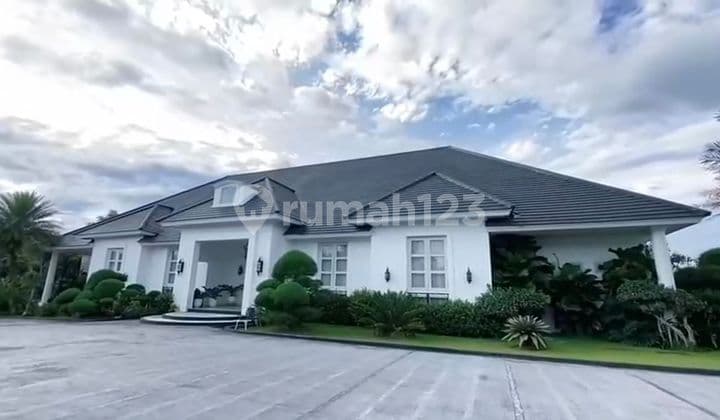 Rumah villa di sentul dengan view pegunugan yg sangat indah