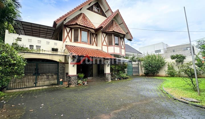 Rumah Area Tenang Lokasi Strategis di Cilandak Jakarta Selatan