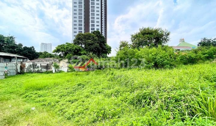Large Land Suitable for Apartments, Commercial Building Zone, Gandaria, South Jakarta