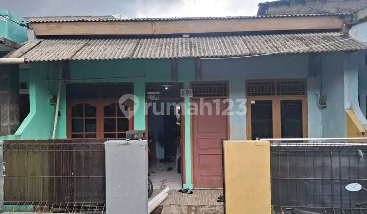 Single-Story Row House on Kemang Sukatani Pekapuran Street, Depok