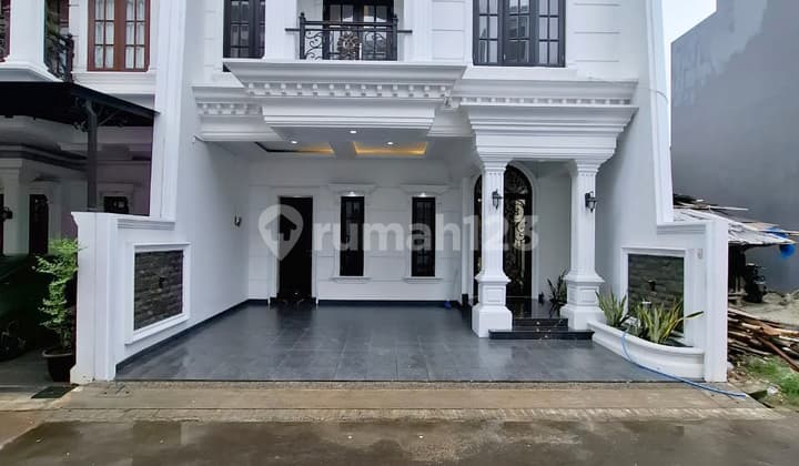 Rumah Mewah 3 Lantai Siap Huni Dalam Komplek di Jagakarsa Jaksel
