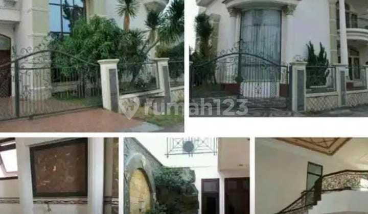 DIJUAL RUMAH MEWAH 2 1/2 lantai, Di Medan Baru