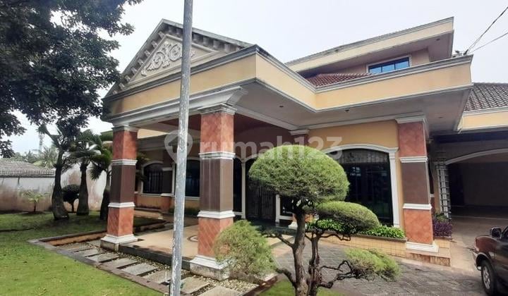 Dijual Rumah Mewah 2 Lantai Jl. Ekarasmi Medan Johor. Lt 1700 M² 25x68 M² Lb 650 M²