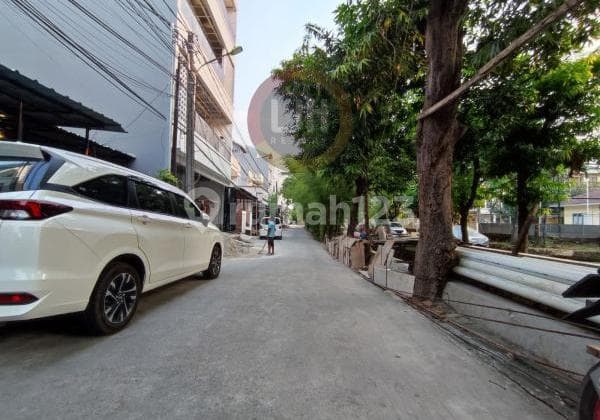 For Sale: House in a quiet residential area, Pondok Gading Utama, Pegangsaan Indah Barat, Kelapa Gading, Jakarta.