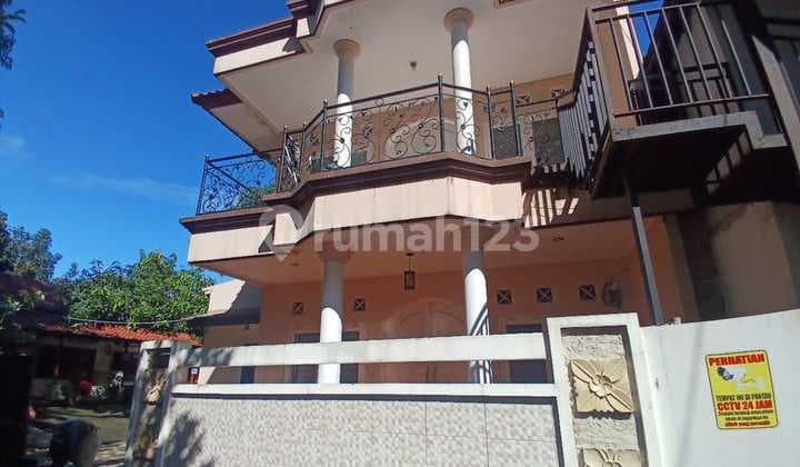 Rumah Induk Dan Rmh Petakan 17 Unit Nempel Dgn Stan Akademik Bintaro