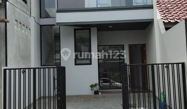 Dijual Rumah Modern Minimalis Siap Huni di Villa Melati Mas Tangsel