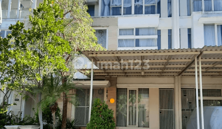 Super Murah Rumah di La Riz Embassy, Pakuwon Indah 3 Lantai