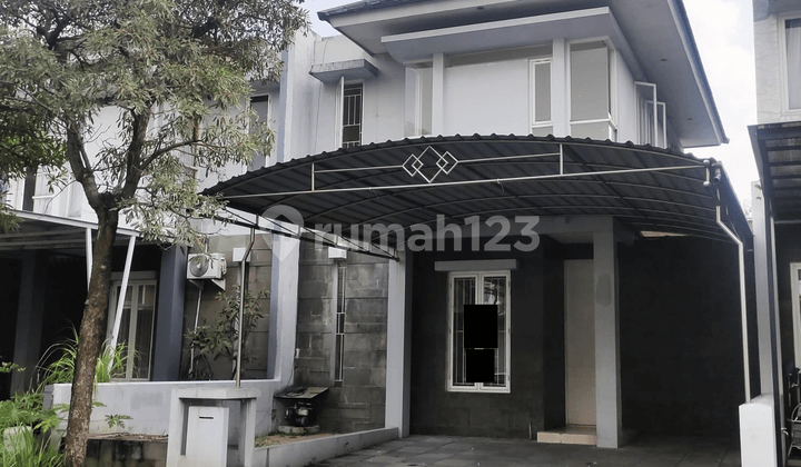 Siap Huni Ada Akses Pembantu Rumah Royal Residence