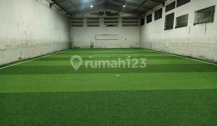 Lapangan Olahraga Simomulyo Surabaya Bangunan 1,5 lantai