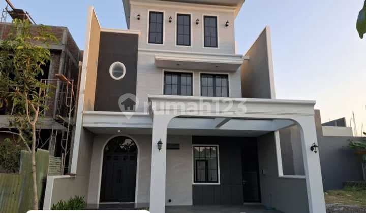 American France Style Rumah Citraland Surabaya Bangunan Full 3 Lantai