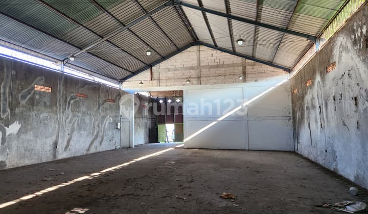 Bangunan Gudang Los. Jl. Dawar Blandong - Kedamean Tj. Dukuhan, Gresik