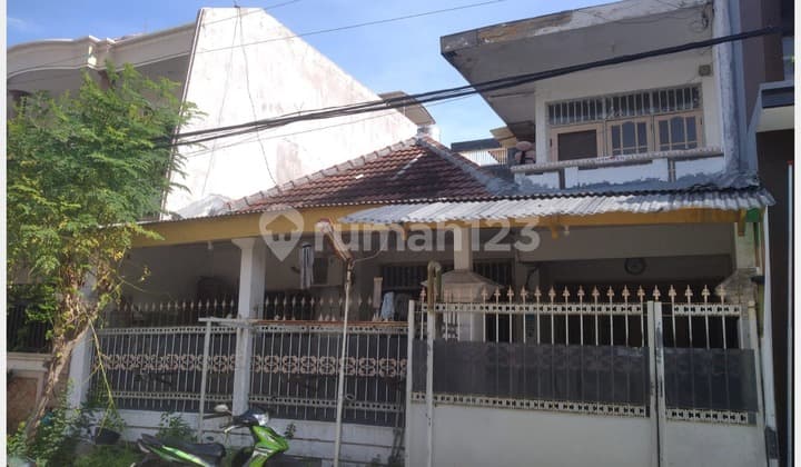 Adem Hadap Selatan Rumah Babatan Pantai Utara