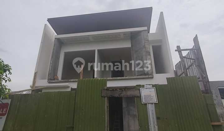 New Gress Rumah Woodland Citraland Utama Dekat Graha Family