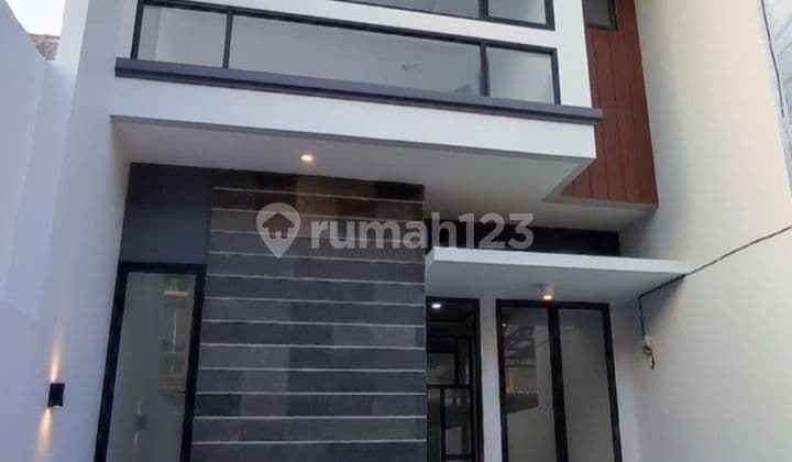 Rumah di Klampis Semolo Adem Hadap Selatan, Minimalis