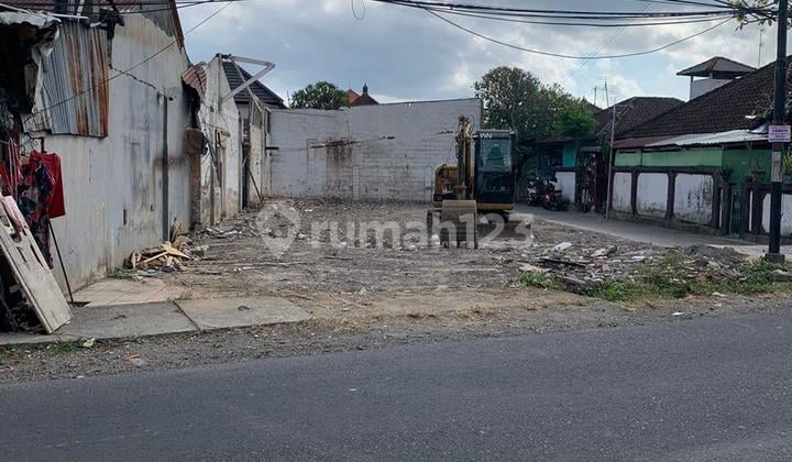 Land for sale 2.3 Are Main Road Gunung Salak Denpasar Dn 2439