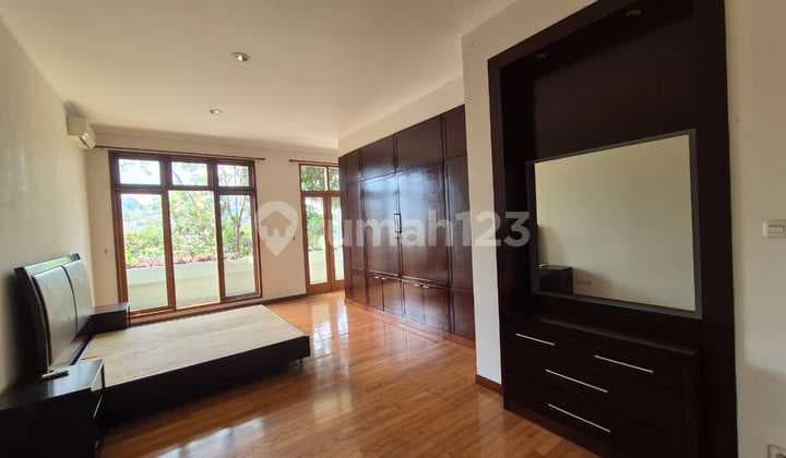 Disewa Rumah Bagus dan Luas Furnish di Cipaku Setiabudi