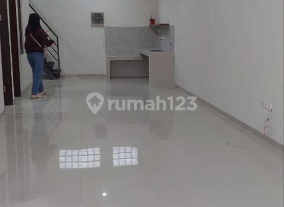 Dijual Rumah Siap Huni di Taman Kopo Indah