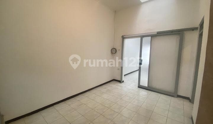 For Rent: House suitable for Office and Business in City Center