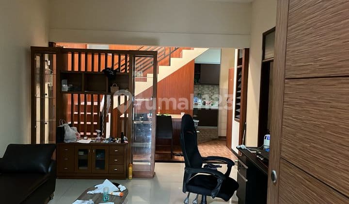Dijual Rumah Furnish Pusat Kota di Muara