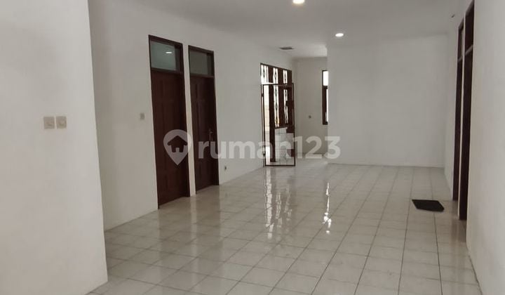 Dijual Rumah Bagus Siap Huni di Sayap Muara