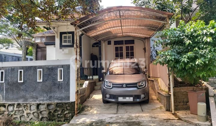 Rumah Hoek Halaman Belakang Rumah Luas di Taman Legian Sentul City Bogor