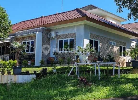 Rumah Hook Sebelah Taman Besar ,Fasilitas Olah Raga, Dekat Pintu Tol, Klaster Taman Yunani Sentul City Bogor