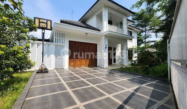 Rumah Hook Depan Taman View Gunung Pancar Klaster Santorini Sentul City Bogor