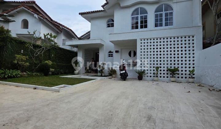 Rumah Dengan Ruang Karaoke Perabot Lengkap Laris Di sewa sewakan Di Klaster Mediterania Sentul City Bogor