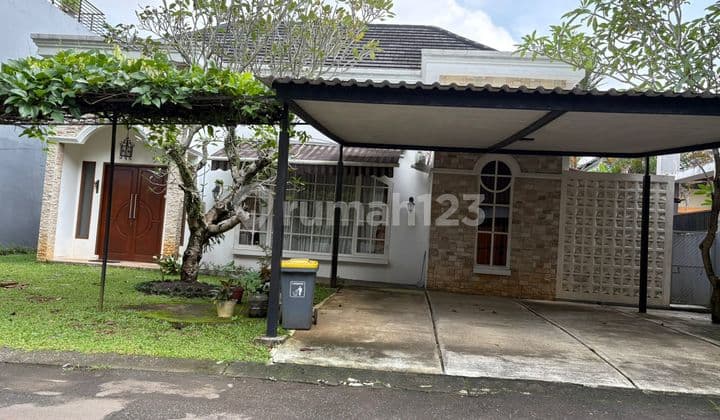 Rumah dengan Halaman Luas View Lepas Siap Huni di Klaster Bukit Golf Hijau Sentul City Bogor