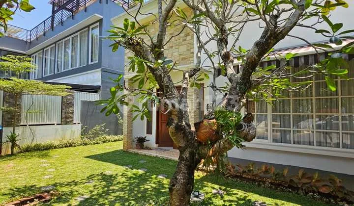 Rumah Dengan Halaman Luas View Bebas Terbentang Luas Di Klaster Bukit Golf Hijau Sentul City Bogor