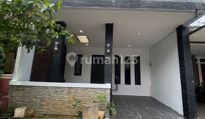 Rumah 2 Lantai Dekat Pintu Tol, Mall, Sekolah , Pasar , Siap Huni , Rapi Klaster Taman Victoria Sentul City Bogor