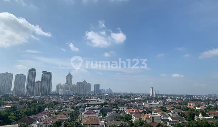 Sewa cepat Apartemen Belleza 2 Kamar Tidur Sudah Renovasi