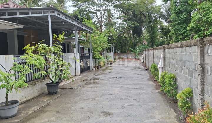Charming and Comfortable House Near Bendungan Wates Market, Kulon Progo
