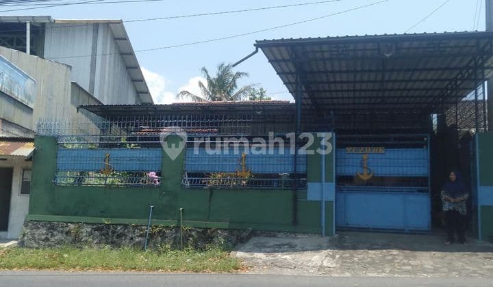 Rumah Tepi Jalan Perkotaan Jl. Gerilya Temanggung