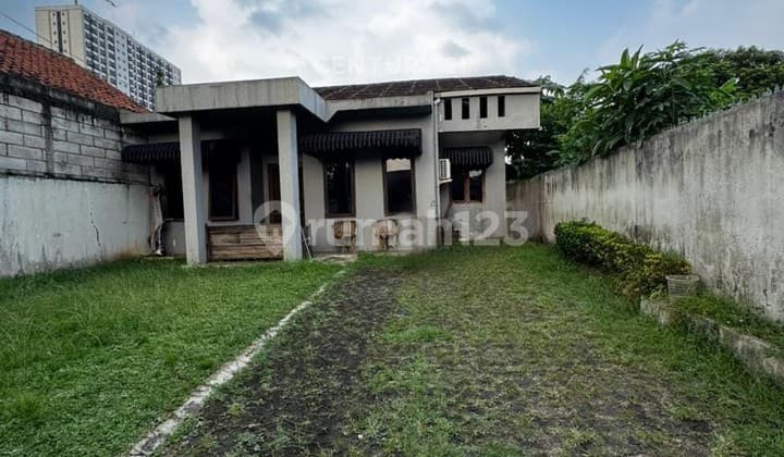 Affordable Price House With Spacious Strategic Land Near Bintaro 16770