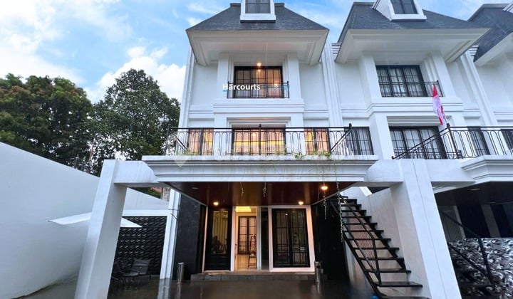 Rumah baru american classic di bintaro