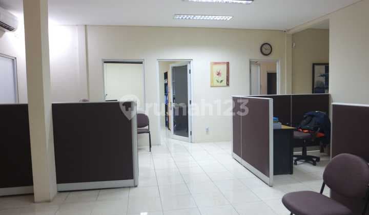 Rumah Lokasi Komersial di Lebak Bulus