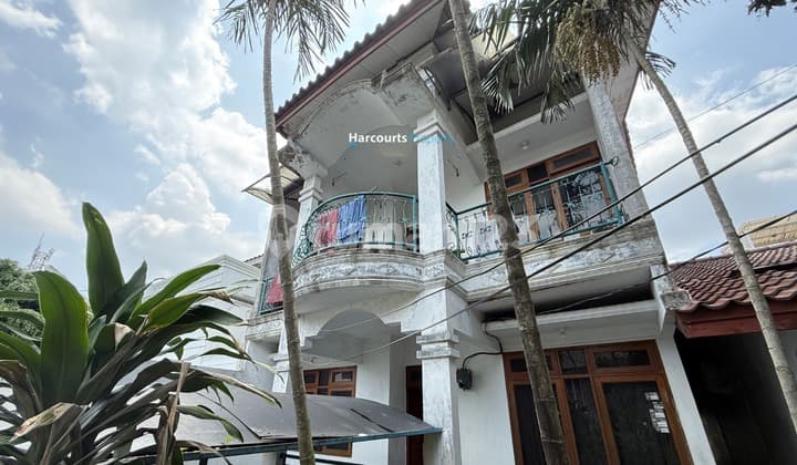 2In1 Rumah Klasik dan Kost di Kebayoran Baru