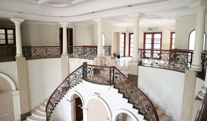 Rumah mewah elit di Patra Kuningan