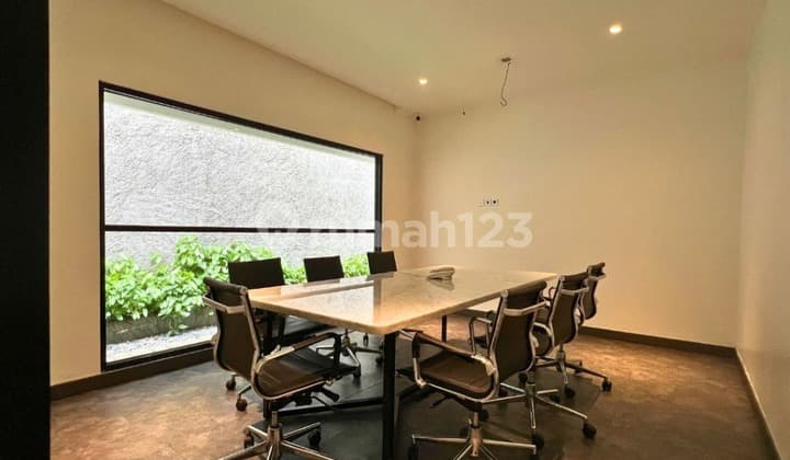 House for business / office in Kebayoran Baru
