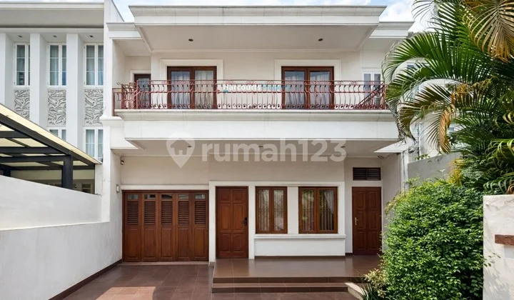 Classic Luxury House in Pondok Indah