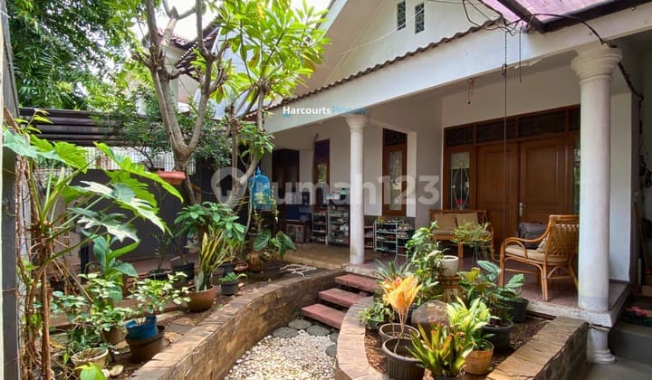 Rumah Klasik Terawat Area Pakubuwono