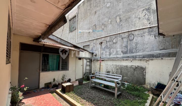 Rumah hitung tanah lokasi strategis di cipete