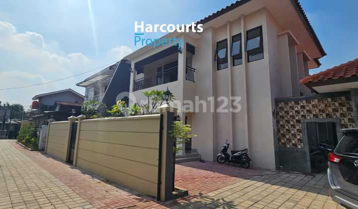 Rumah baru modern di Kebayoran baru