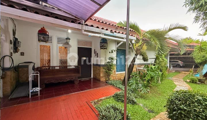 Rumah Klasik Terawat Area Kebayoran Lama