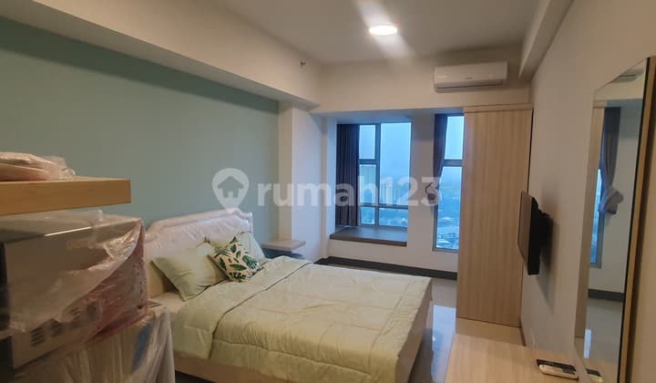 Benson Tower Pakuwon Mall Furnish Minimalis Tinggal Bawa Koper