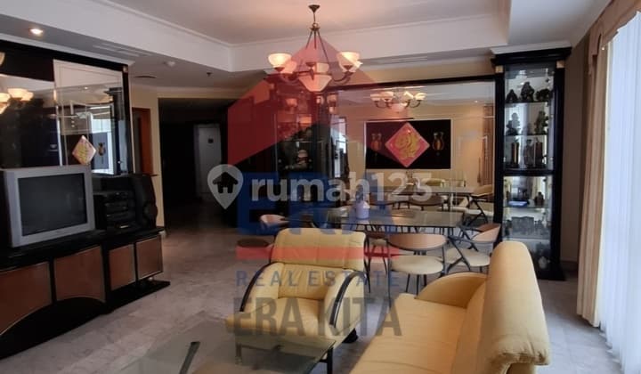 Regency Condominium Tunjungan Plaza 3 Bedrooms Ready to Live In Cheap