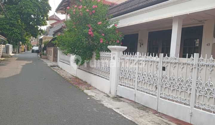 Tebet Semi-Furnished House Near Eco Park