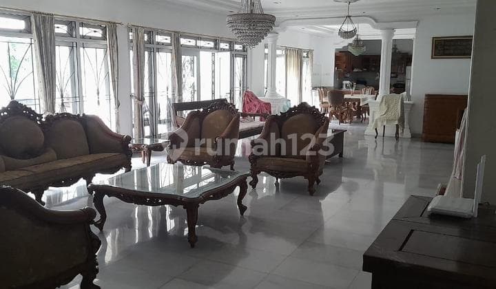 RUMAH DALAM KOMPLEK PERUMAHAN ELITE GUDANG PELURU TEBET JAKARTA SELATAN